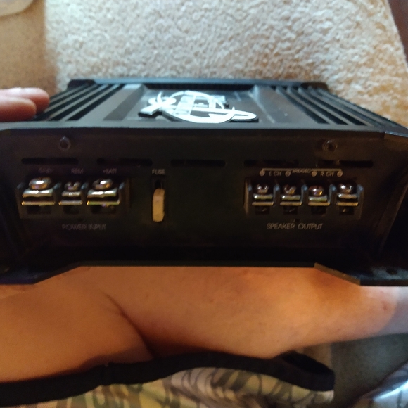 Lanzar HTG237 Heritage Series Class AB 2 Channel 1000w Sub Amplifier - Picture 2 of 4